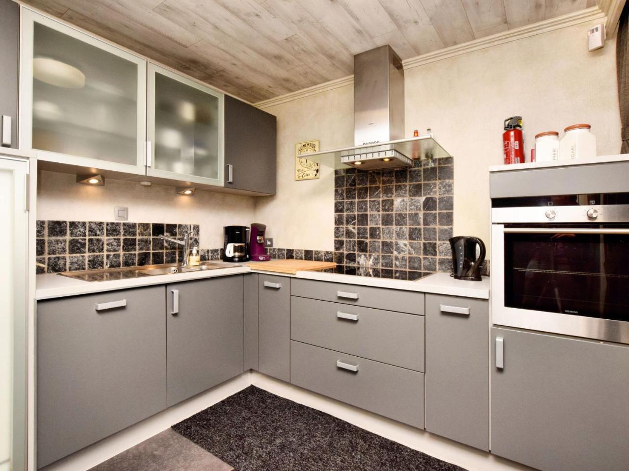 Filly Luxurious Holiday Home With Jacuzzi מראה חיצוני תמונה
